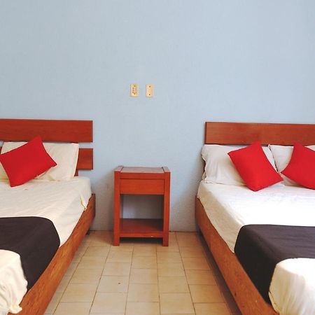 Oyo Hotel Italia อากวสคาเลียนเทส ภายนอก รูปภาพ