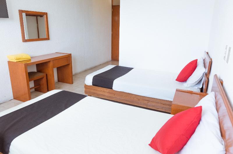 Oyo Hotel Italia อากวสคาเลียนเทส ภายนอก รูปภาพ