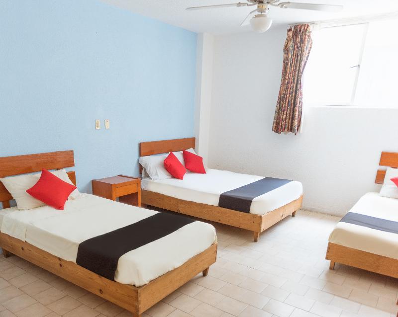 Oyo Hotel Italia อากวสคาเลียนเทส ภายนอก รูปภาพ